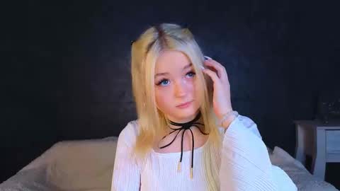 twinklefluff online show from 8, 3, 2025