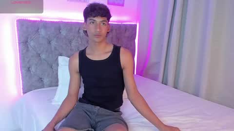 Snapshot of twinksboys_23 chatting on 11, 5, 2026 twinksboys_23 online show from 11, 5, 2026