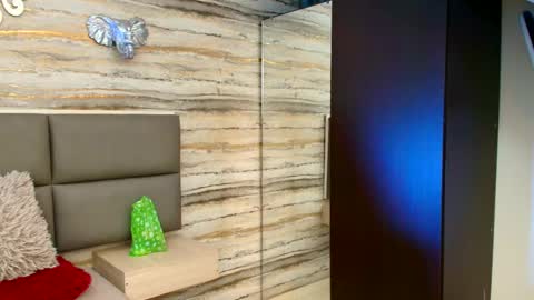 twinslovers_ online show from 3, 11, 2025