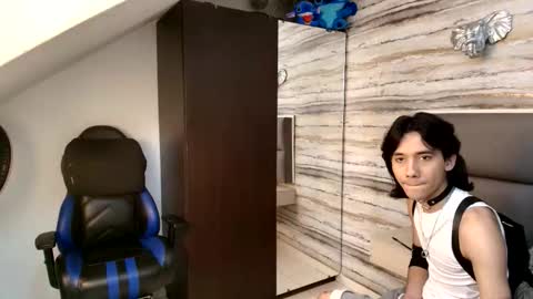 twinslovers_ online show from 1, 12, 2025