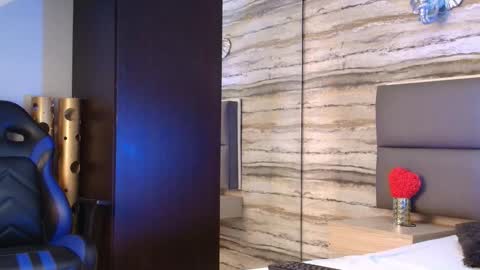 twinslovers_ online show from 7, 3, 2026