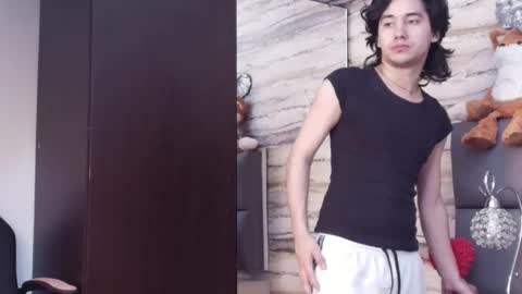 Snapshot of twinslovers_ chatting on 2, 6, 2026 twinslovers_ online show from 2, 6, 2026