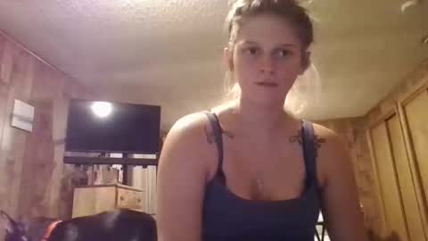 Snapshot of twizzler_twizzle chatting on 14, 9, 2025 twizzler_twizzle online show from 14, 9, 2025