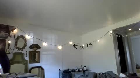 Snapshot of twizzytoxic22 chatting on 5, 11, 2025 twizzytoxic22 online show from 5, 11, 2025