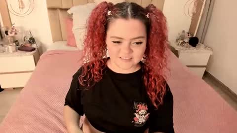 Twiggy online show from 25, 2, 2025