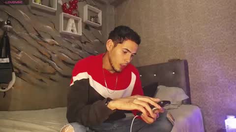 Snapshot of tyl3r_coop3r chatting on 14, 2, 2026 tyl3r_coop3r online show from 14, 2, 2026