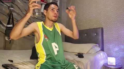 Snapshot of tyl3r_coop3r chatting on 18, 2, 2026 tyl3r_coop3r online show from 18, 2, 2026