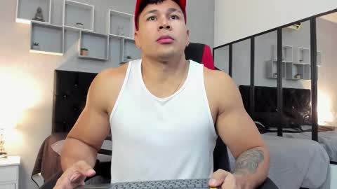 tyler_hank1 online show from 17, 12, 2025