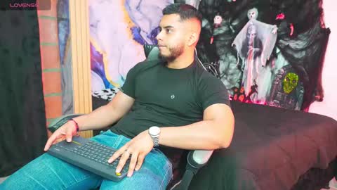 Tyler online show from 25, 10, 2025