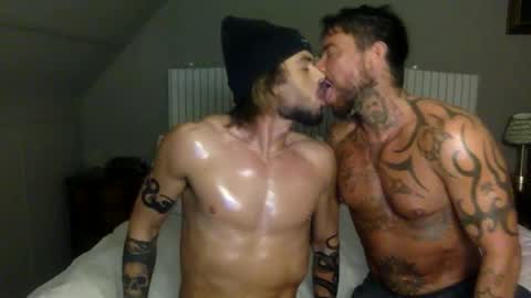 Snapshot of tylerjamesxxx_ chatting on 29, 10, 2025 tylerjamesxxx_ online show from 29, 10, 2025