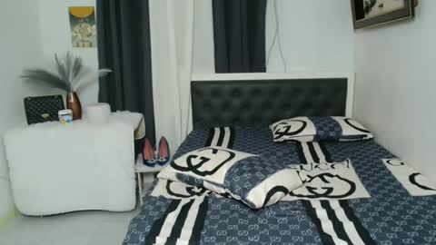 Snapshot of tyrahwang chatting on 4, 1, 2025 tyrahwang online show from 4, 1, 2025