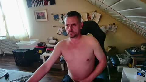 Snapshot of tyran28111984 chatting on 9, 7, 2026 Sascha online show from 9, 7, 2026