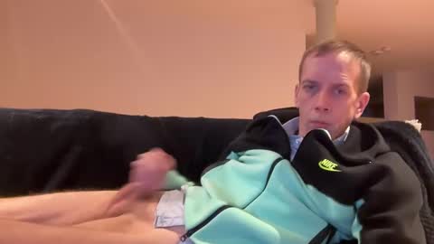 Snapshot of tyronev70 chatting on 23, 12, 2024 Ty online show from 23, 12, 2024