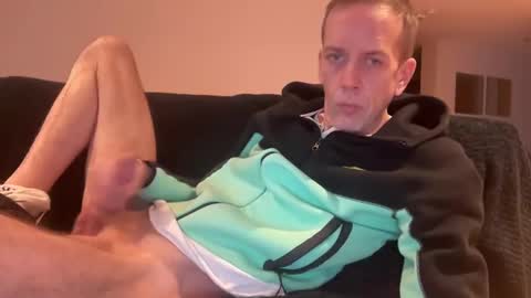 Snapshot of tyronev70 chatting on 25, 12, 2024 Ty online show from 25, 12, 2024