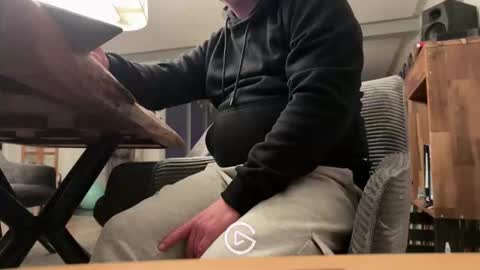 ueberdruck01 online show from 21, 12, 2025