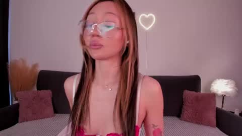 Snapshot of ukki_ chatting on 8, 7, 2026 Naomi online show from 8, 7, 2026