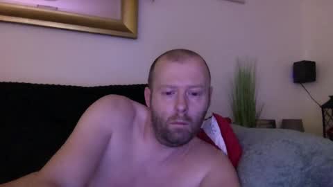 Snapshot of ukmatty3 chatting on 18, 12, 2024 ukmatty3 online show from 18, 12, 2024