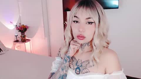 Martina online show from 9, 7, 2026