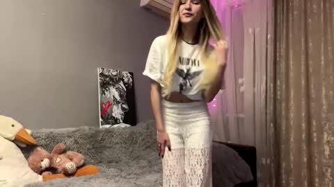 Snapshot of ulalittlepage chatting on 29, 11, 2025 Vikki online show from 29, 11, 2025