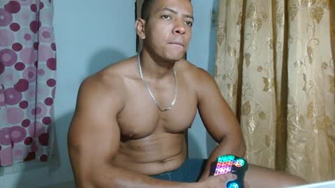Snapshot of ulisess15 chatting on 19, 12, 2024 Felipe  model independent online show from 19, 12, 2024