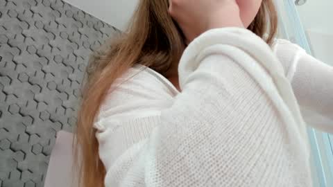 Snapshot of ultima_ma18 chatting on 10, 4, 2026 Melena online show from 10, 4, 2026