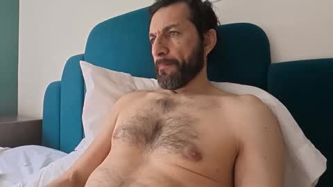 Snapshot of ultratoaster chatting on 4, 12, 2025 ultratoaster online show from 4, 12, 2025