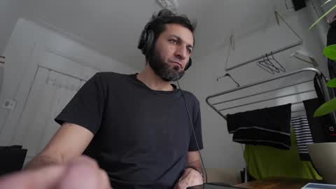 Snapshot of ultratoaster chatting on 18, 12, 2025 ultratoaster online show from 18, 12, 2025