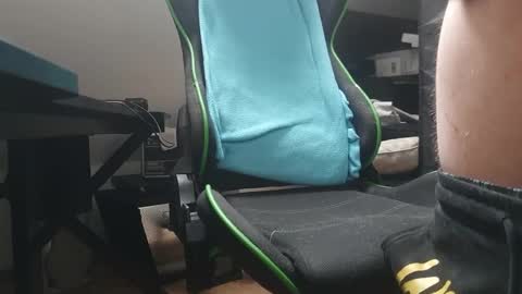 Snapshot of ultraunique chatting on 2, 3, 2025 Mr. Mrs. Smith online show from 2, 3, 2025