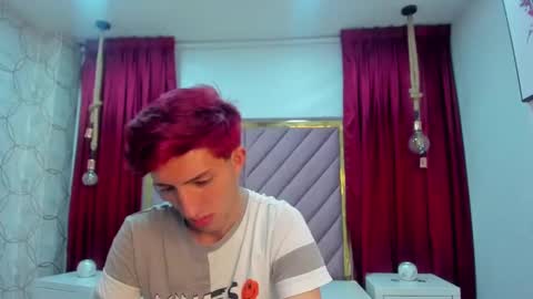 Snapshot of un_slutty chatting on 2, 2, 2025 Un Slutty online show from 2, 2, 2025