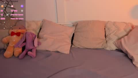 Una  online show from 3, 1, 2025