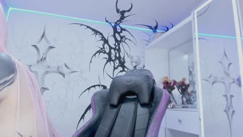 Snapshot of unachimbaherida chatting on 6, 2, 2025 Elle Danielle online show from 6, 2, 2025