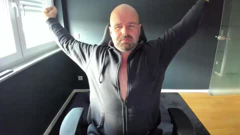 Uncle Bear online show from 30, 10, 2025