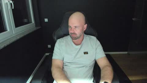 Uncle Bear online show from 8, 11, 2025