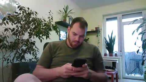 Snapshot of uncut_strong chatting on 20, 12, 2025 Uncut Strong online show from 20, 12, 2025