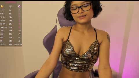 Snapshot of unu_nai chatting on 1, 1, 2025 new INSTA   online show from 1, 1, 2025