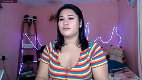 Snapshot of ur_baby_rebbecca chatting on 1, 7, 2026 SINGLE online show from 1, 7, 2026