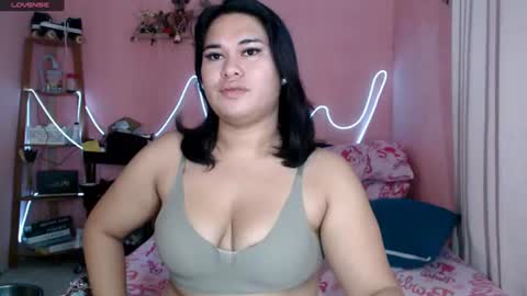 Snapshot of ur_baby_rebbecca chatting on 19, 7, 2026 SINGLE online show from 19, 7, 2026