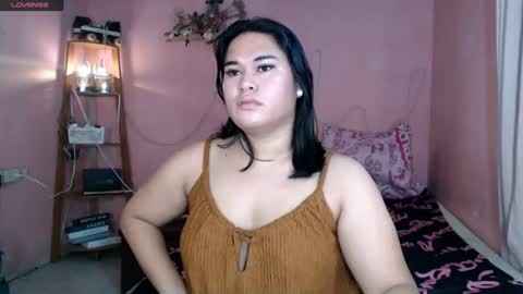 Snapshot of ur_baby_rebbecca chatting on 5, 8, 2026 SINGLE online show from 5, 8, 2026