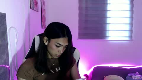 ur_dazzlingmorenaxx online show from 19, 9, 2025