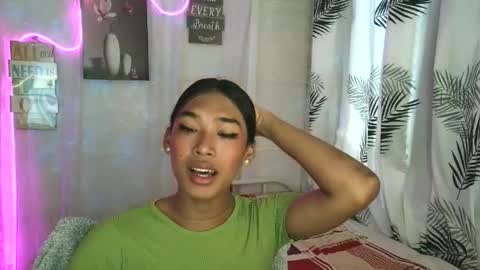 Snapshot of ur_dazzlingmorenaxx chatting on 8, 4, 2026 ur_dazzlingmorenaxx online show from 8, 4, 2026