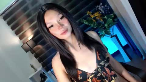 Saina Gonzales online show from 19, 9, 2025