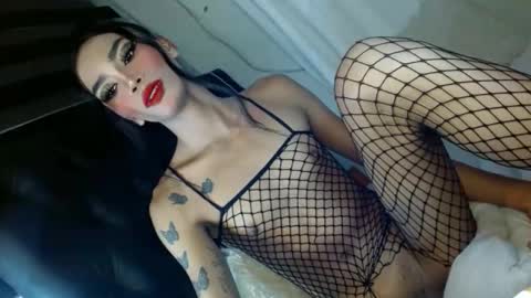 Snapshot of ur_tsemma chatting on 31, 10, 2025 emma online show from 31, 10, 2025