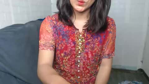 Snapshot of urasian_dreamgirl69 chatting on 12, 11, 2025 bela online show from 12, 11, 2025