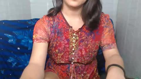 Snapshot of urasian_dreamgirl69 chatting on 19, 11, 2025 bela online show from 19, 11, 2025