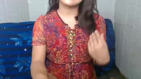 Snapshot of urasian_dreamgirl69 chatting on 23, 11, 2025 bela online show from 23, 11, 2025