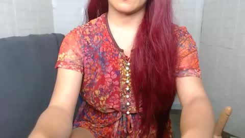 Snapshot of urasian_dreamgirl69 chatting on 4, 12, 2025 bela online show from 4, 12, 2025