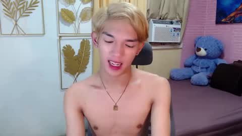 urasian_john20 online show from 12, 4, 2026