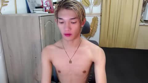 urasian_john20 online show from 10, 6, 2026