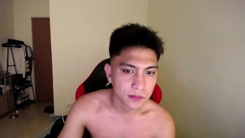 Snapshot of urcuteguy_jhonx chatting on 19, 5, 2026 Dannie online show from 19, 5, 2026