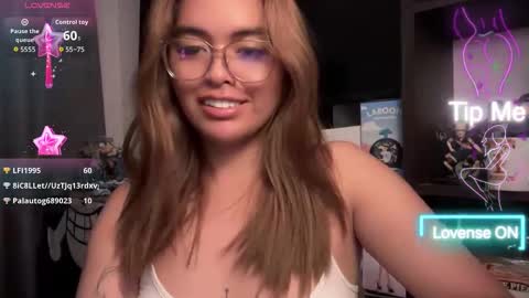 Snapshot of urdimplegurl chatting on 2, 6, 2026 urdimplegurl online show from 2, 6, 2026